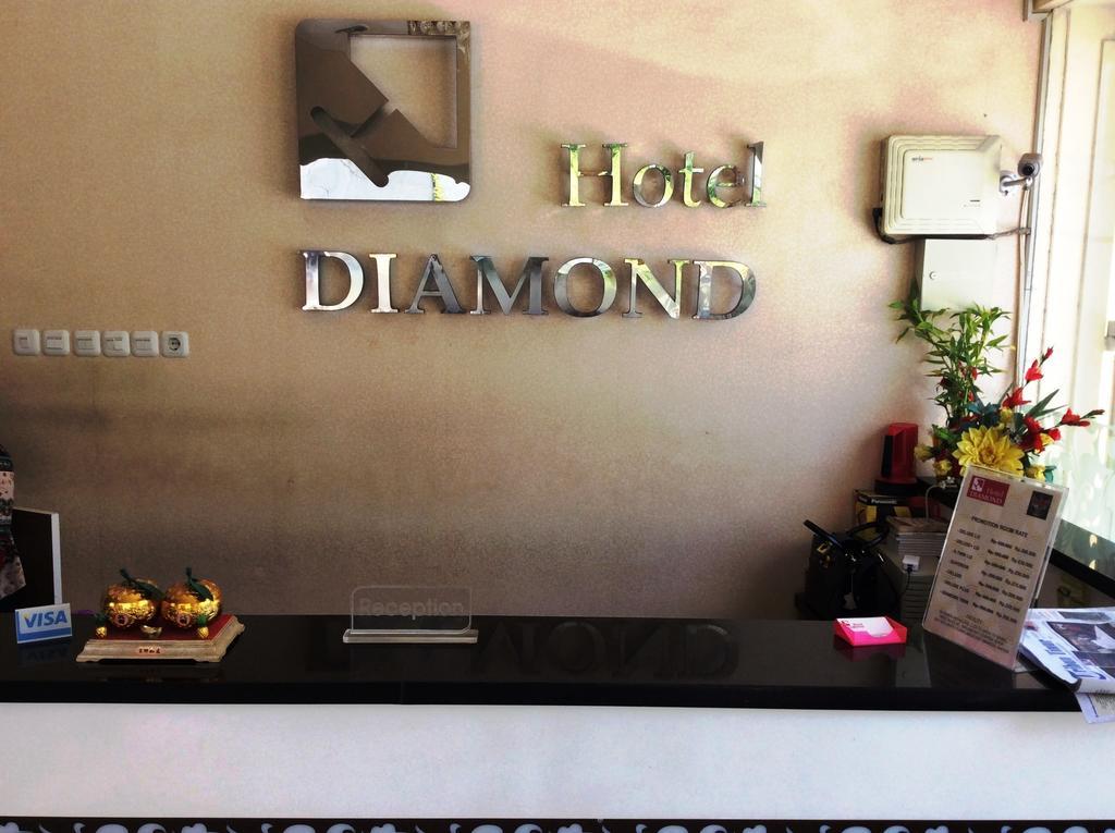 Hotel Diamond Makassar Extérieur photo