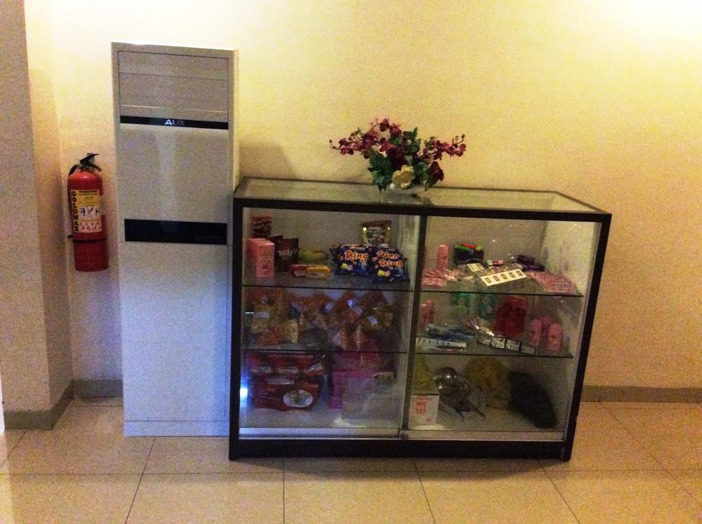 Hotel Diamond Makassar Extérieur photo