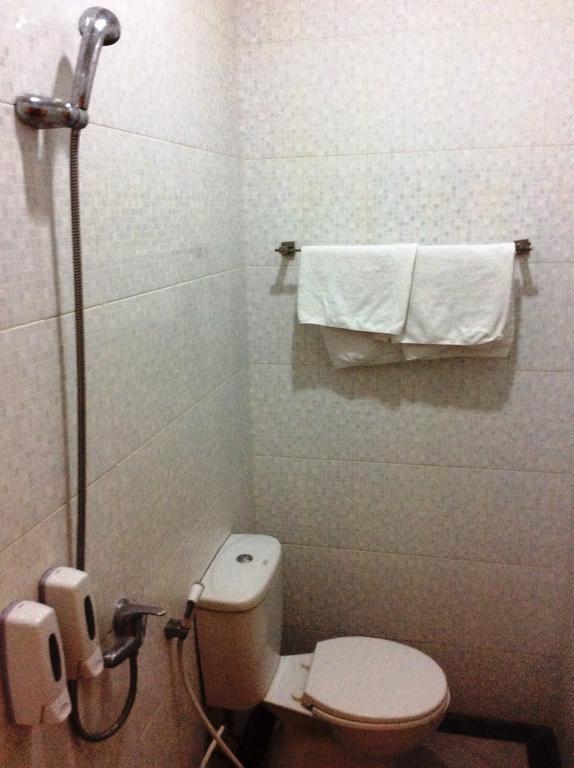 Hotel Diamond Makassar Chambre photo