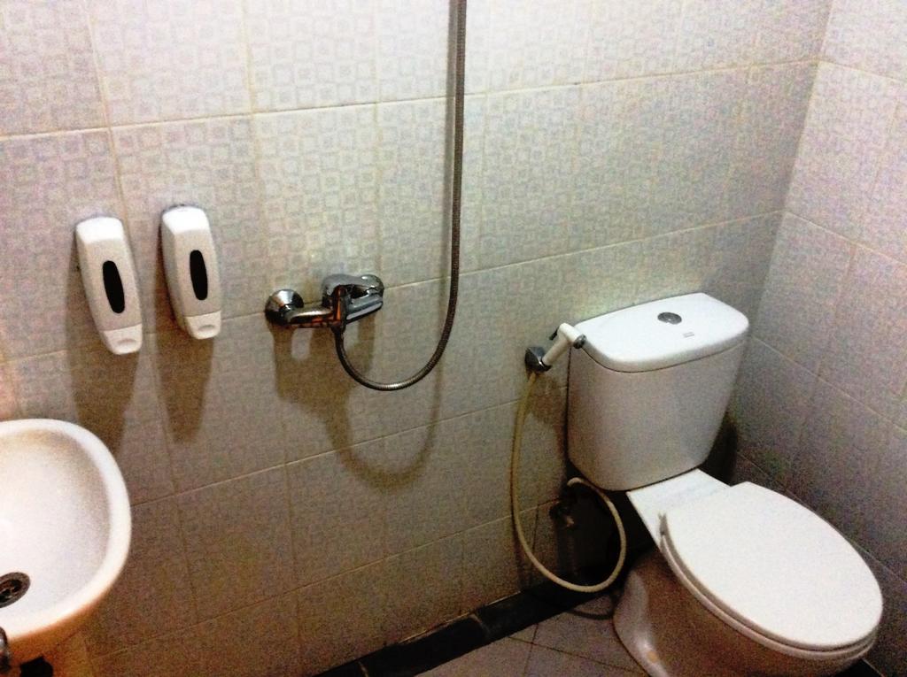 Hotel Diamond Makassar Chambre photo