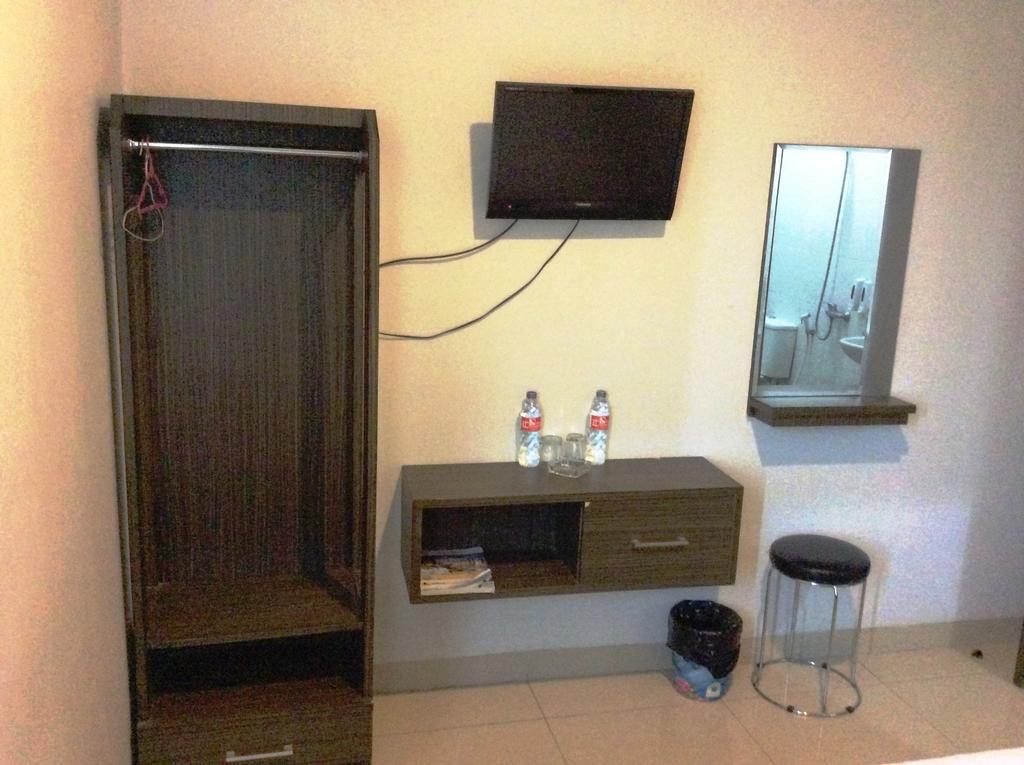 Hotel Diamond Makassar Extérieur photo
