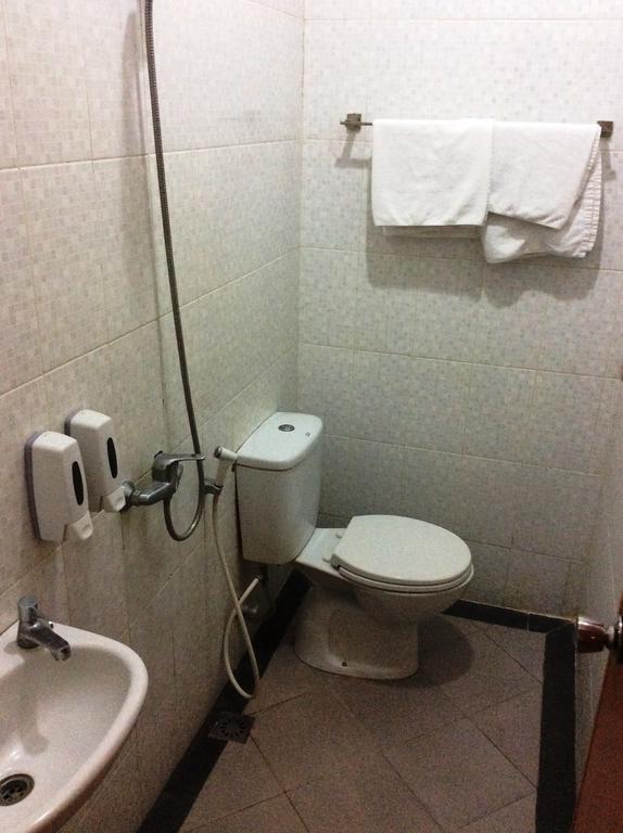 Hotel Diamond Makassar Chambre photo