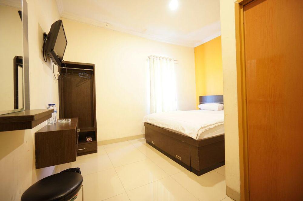 Hotel Diamond Makassar Extérieur photo