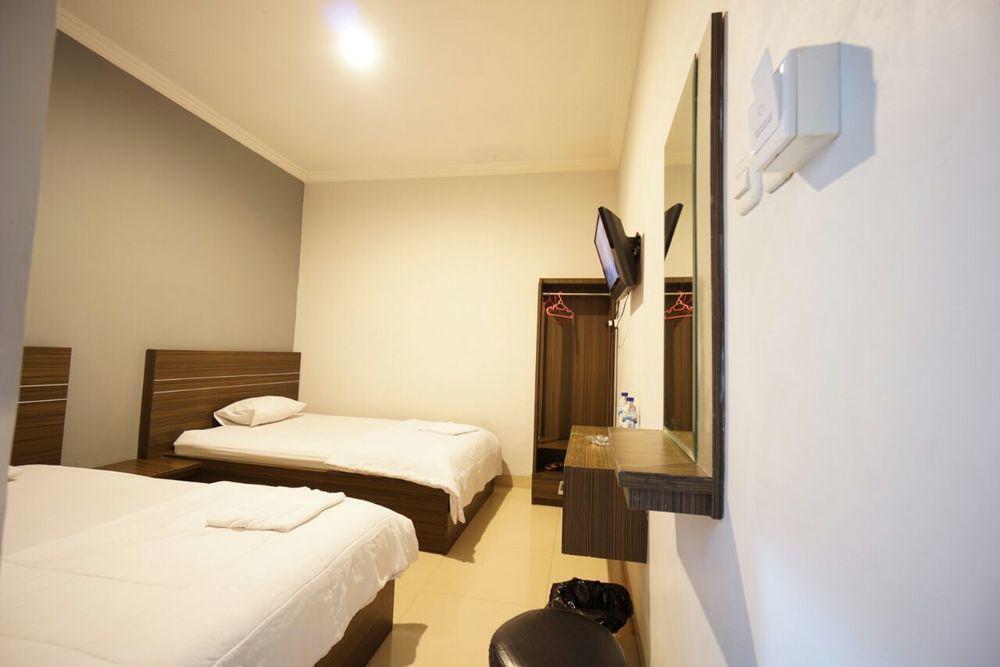 Hotel Diamond Makassar Extérieur photo